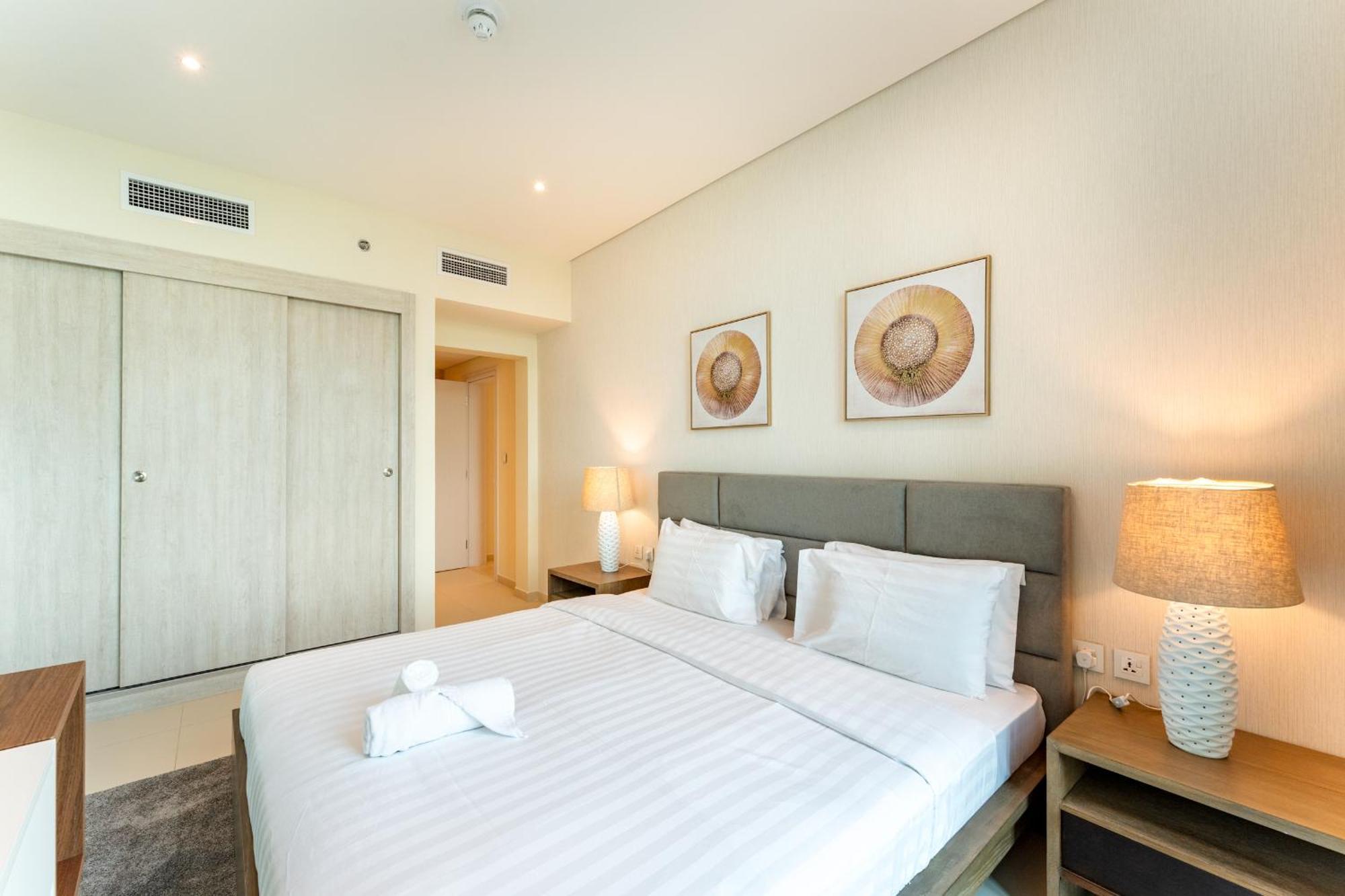 3 Bedroom Plus Study Room In Plam Seven By Pk Holidays Dubai Exteriör bild